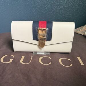 Gucci Sylvie Cream Leather Wallet with Navy and Red Web Stripe